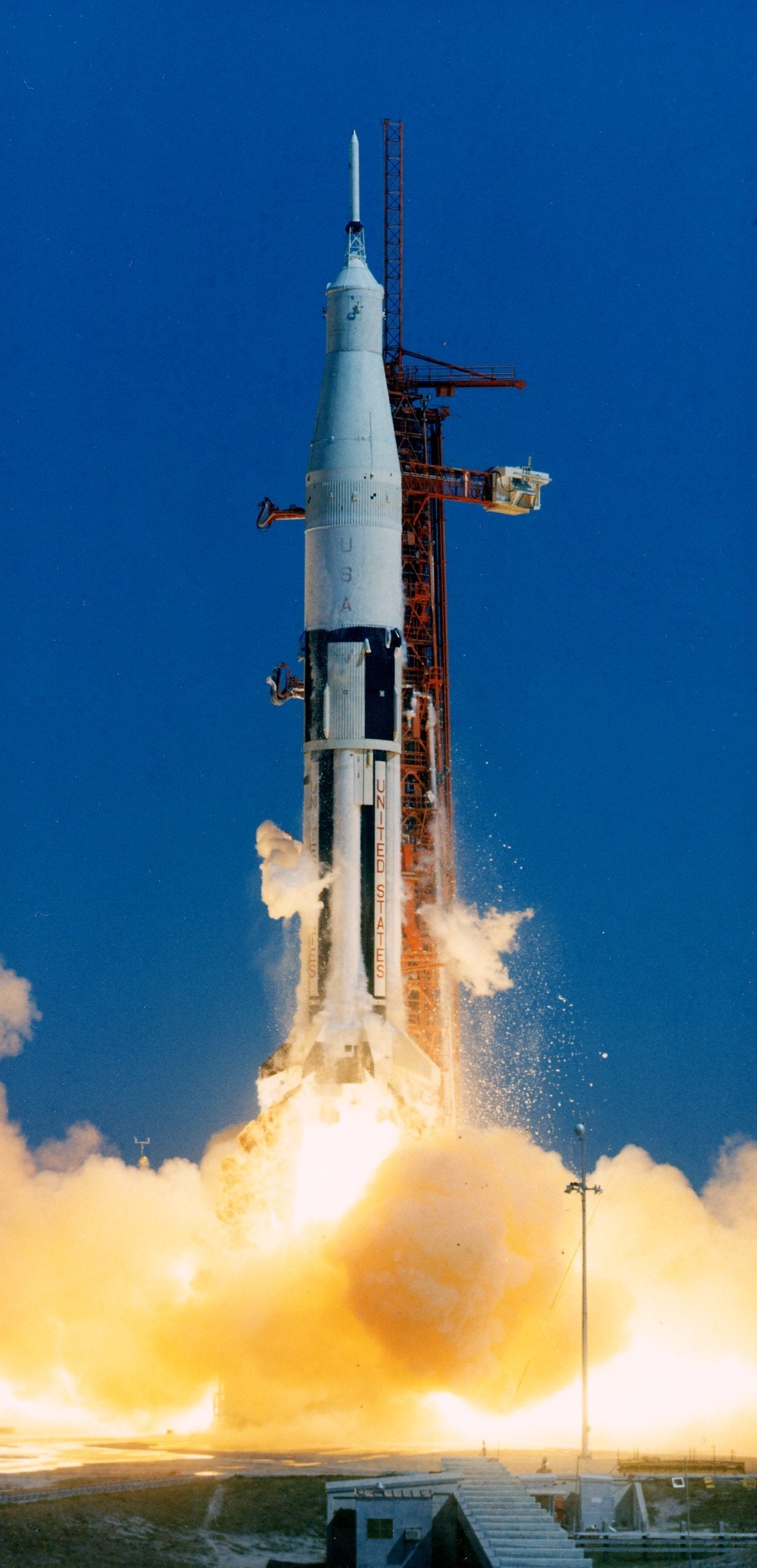 Estes Saturn 1B 1:100 Scale Model